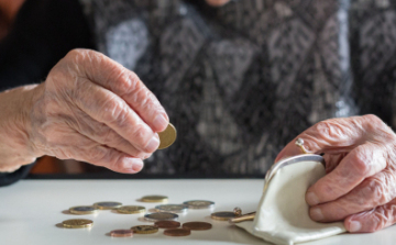 Zsigó Róbert: januártól 3,2 százalékkal emelkednek a nyugdíjak
