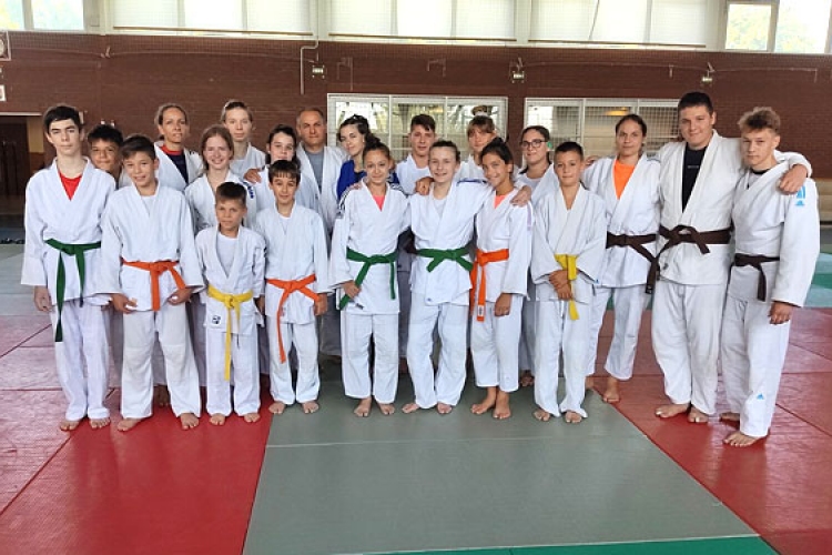Talentum HMP: Fris Ferenc Blogja: Erő, ami bennünk ébred. Jövőkép a karate utánpótlásban.