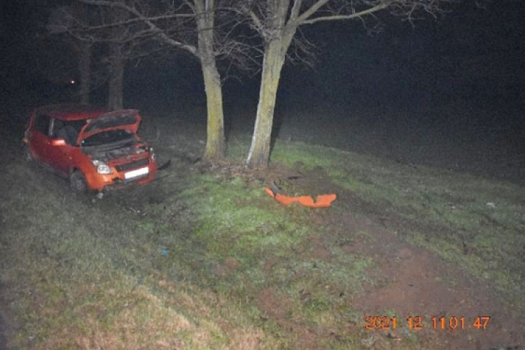 Ittasan ütközött az előtte haladó autónak