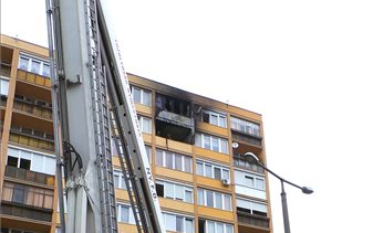 Kigyulladt egy társasház konyhája Nyíregyházán, öten füstmérgezést szenvedtek