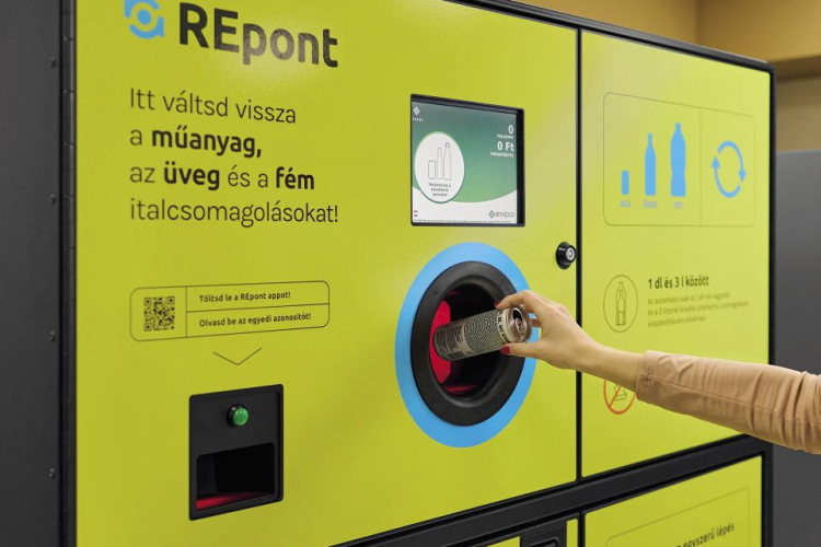 Júliustól hátrányos helyzetű családokat lehet támogatni a REpont automatákon keresztül