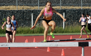 Tóth Lili Anna duplázott