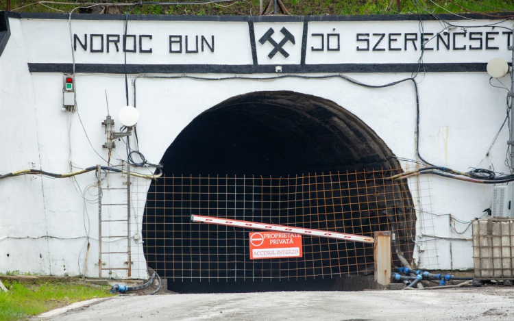 Parajd - Katasztrófavédelem: magyar szakértők segítenek a sóbányánál kialakult helyzet kezelésében