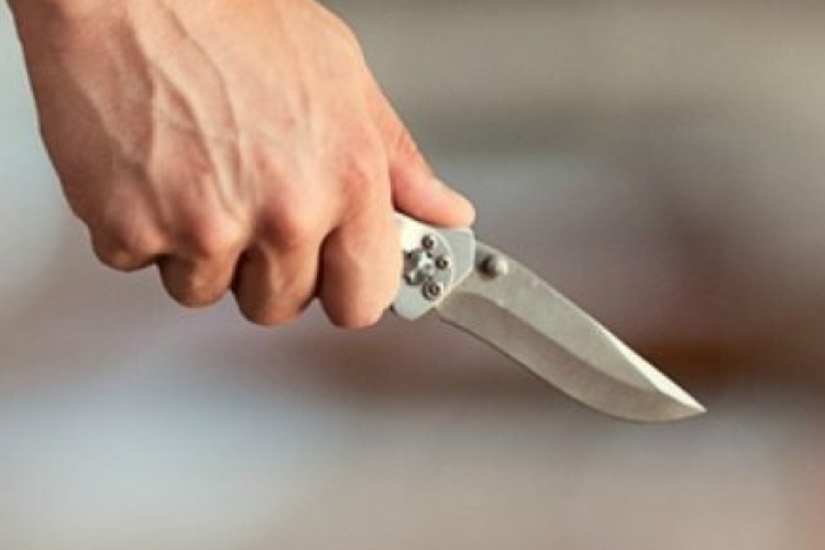 Szabadságvesztésre ítéltek egy férfit, aki disznóölés után a feleségébe döfte a csontozókést