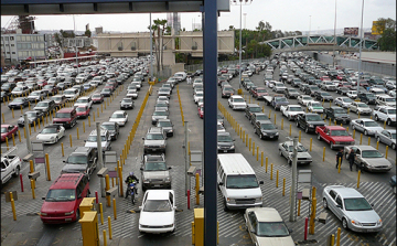 Három órát kell várni a kilépésre Röszkénél